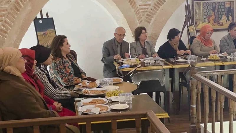 Kütahya'da 600 yıllık Tarihi hamam sanatçıların buluşma noktası oldu