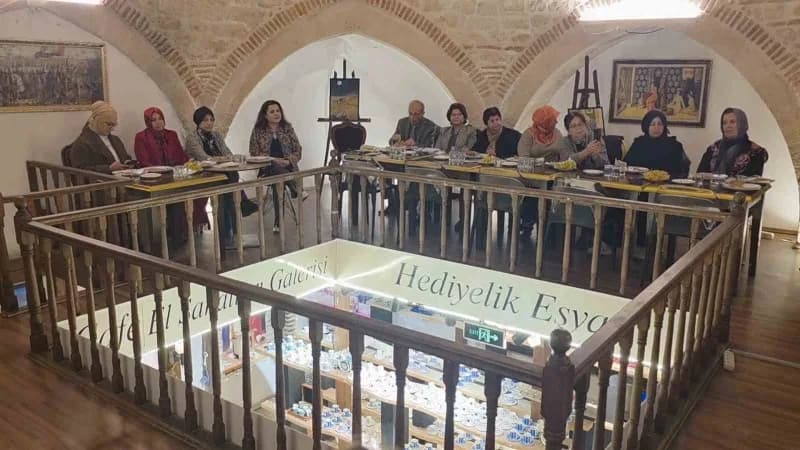 Kütahya'da 600 yıllık Tarihi hamam sanatçıların buluşma noktası oldu
