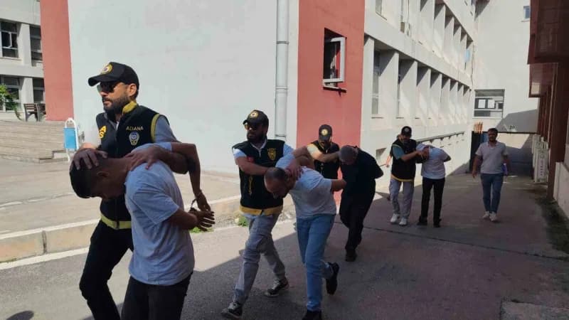 Şüphelinin kaçmasına yardım ettiği öne sürülen 9 kişi de gözaltına alındı.