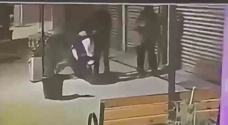 Hatay'ın Antakya ilçesinde kuyumcuyu soymak isteyen 2 şüpheli, girdikleri terzi dükkanının duvarını spiralle delerek kas