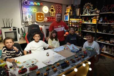 Samsunlu sağlık çalışanı Erdi Erol’un 3 milyon TL değerindeki lego ve model araba koleksiyonu
