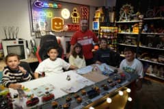 Samsunlu sağlık çalışanı Erdi Erol’un 3 milyon TL değerindeki lego ve model araba koleksiyonu
