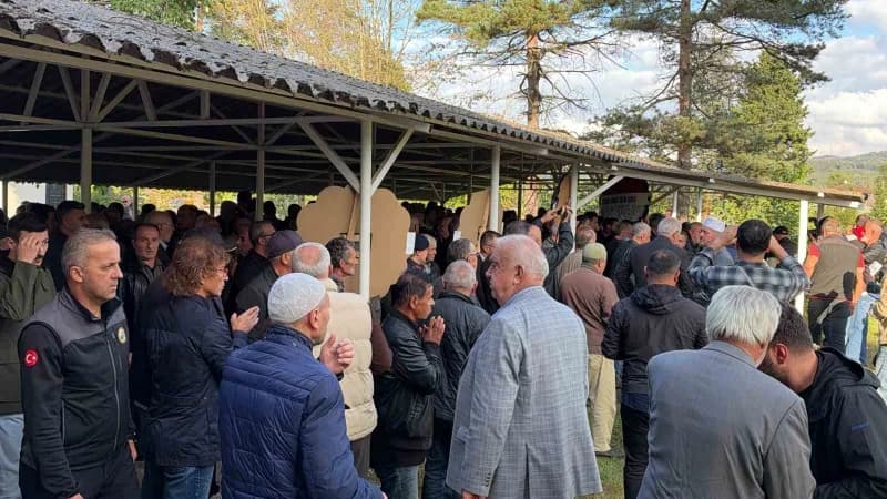Düzce’de uluslararası 2. Suluboya festivalinin Haber takibini yaptığı esnada kalp krizi geçirerek hayatını kayneden Leve