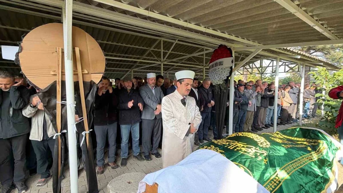Düzce’de uluslararası 2. Suluboya festivalinin Haber takibini yaptığı esnada kalp krizi geçirerek hayatını kayneden Leve
