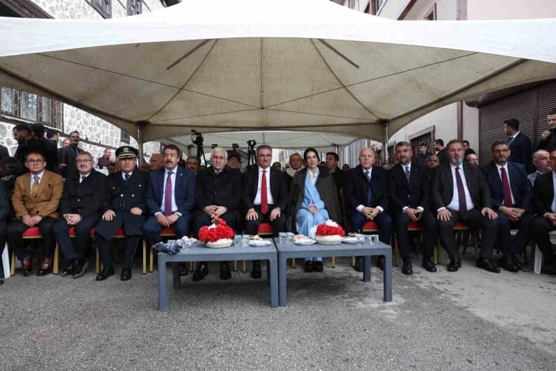 Liman Ayık Yaşam Derneği Erzurum Şubesi, Yakutiye ilçesi Karanlık Kümbet Sokak'ta düzenlenen törenle