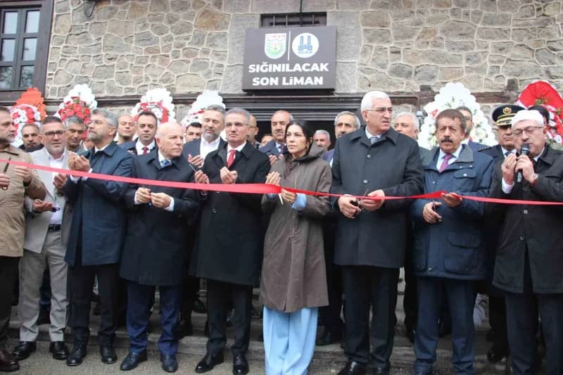 Liman Ayık Yaşam Derneği Erzurum Şubesi, Yakutiye ilçesi Karanlık Kümbet Sokak'ta düzenlenen törenle