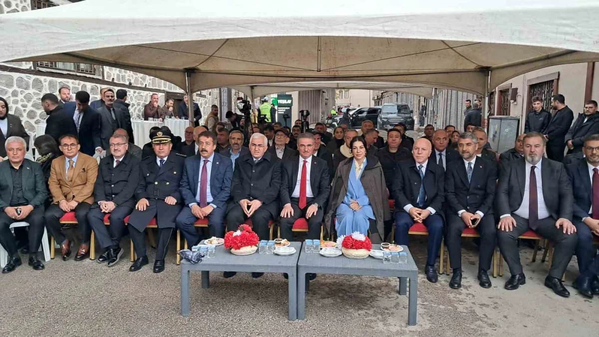 Liman Ayık Yaşam Derneği Erzurum Şubesi açılış töreninden bir kare