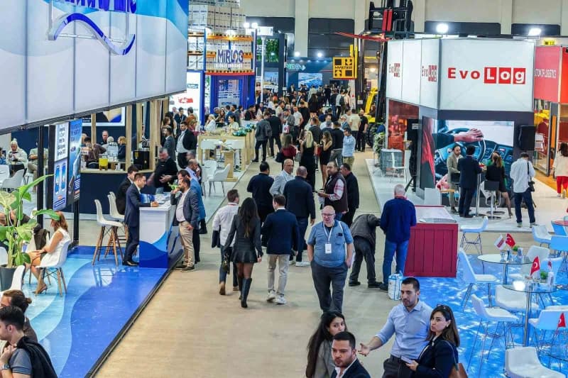 İzmir Fuar İzmir'de düzenlenen LOGISTECH 5. Uluslararası Lojistik, Depolama ve Teknolojileri Fuarı etkinlik alanından ge