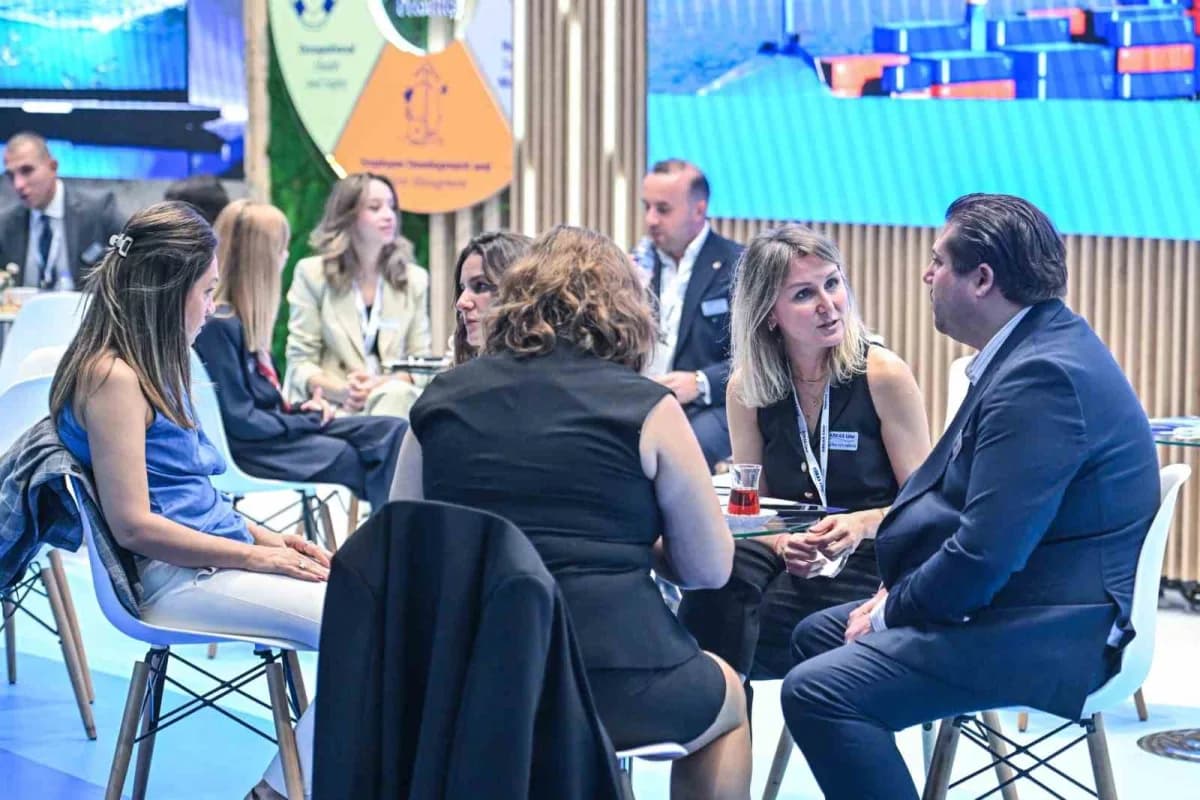 İzmir Büyükşehir Belediyesi ev sahipliğinde, İZFAŞ tarafından düzenlenen LOGISTECH-5. Uluslararası Lojistik, Depolama ve