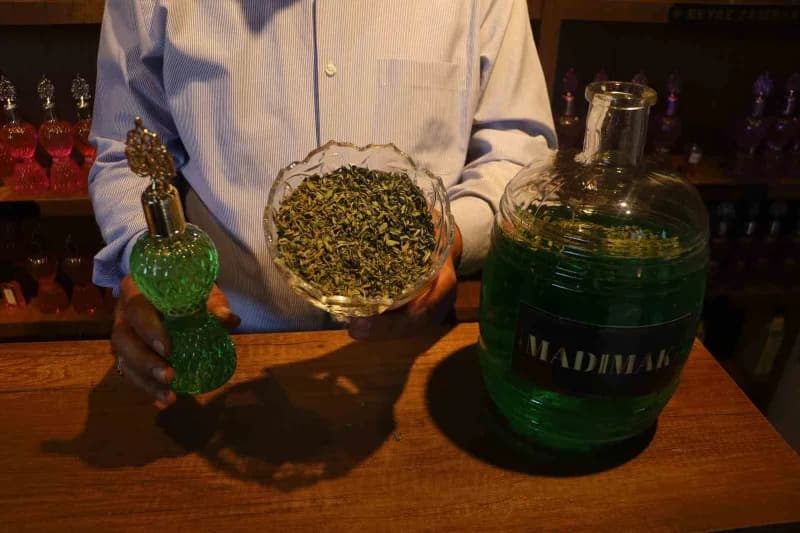 Sivas’ın vazgeçilmez lezzetlerinden biri olan ve bir çok türküye konu olan madımak bu kez de kolonya aromasında kullanıl
