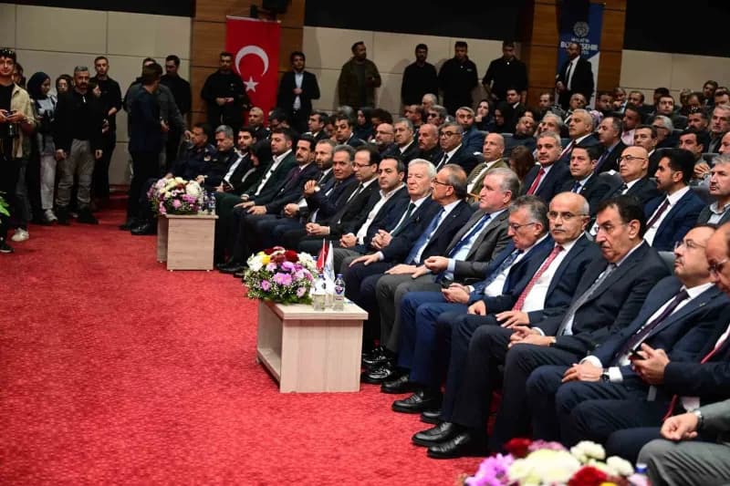 Orduzu Mişmiş Park Fuar Alanı'nda gerçekleştirilen açılış programına Gençlik ve Spor Bakanı Osman Aş