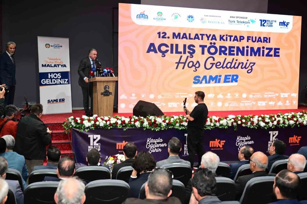 Gençlik ve Spor Bakanı Osman Aşkın Bak
