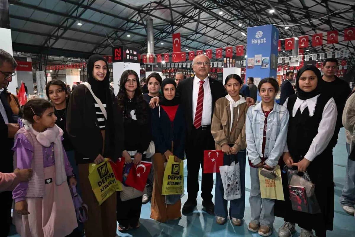 Malatya Kitap Fuarı yazar ve ziyaretçilerden tam not aldı