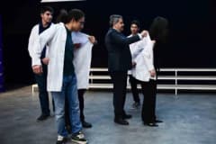 Malatya Turgut Özal Üniversitesi Tıp Fakültesi Beyaz Önlük Giyme Töreni katılımcıları ve öğrenciler