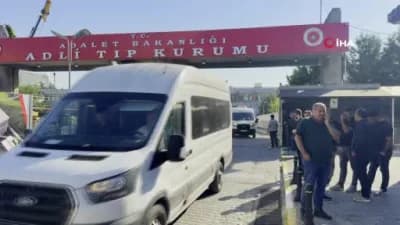 Maltepe’de çöken binanın enkazından çıkarılan gençlerin cenazeleri için hazırlık yapılıyor