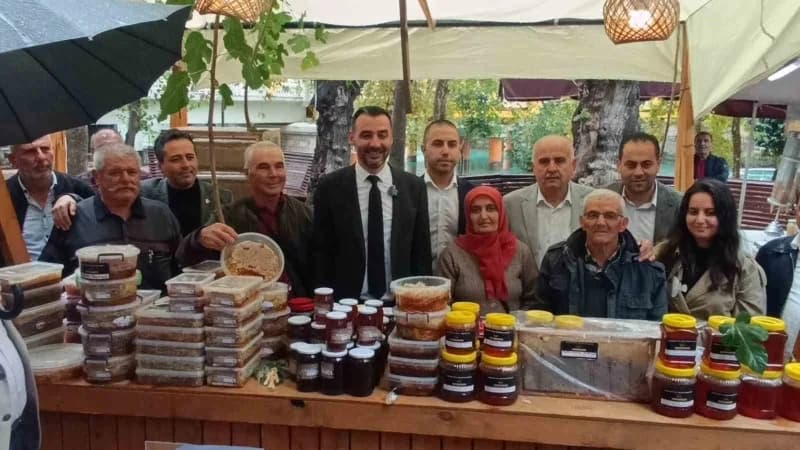 Manavgat ilçesinde Bal Üreticileri Festivali başladı. Festivalde birbirinden farklı çeşitlerde ballar vatandaşların beğe