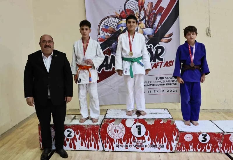 Manisa’da Amatör Spor Haftası etkinlikleri, ulusal ve uluslararası organizasyonlarda başarı elde eden 8 antrenörün ödüll