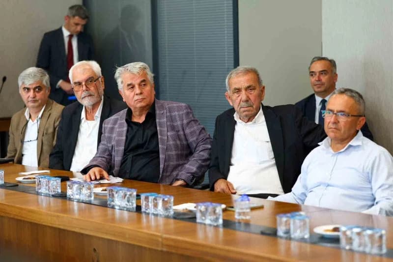 Manisa Büyükşehir Belediyesi, 16 ilçedeki üreticilerin maliyetlerini düşürmek ve tarımsal verimliliğ