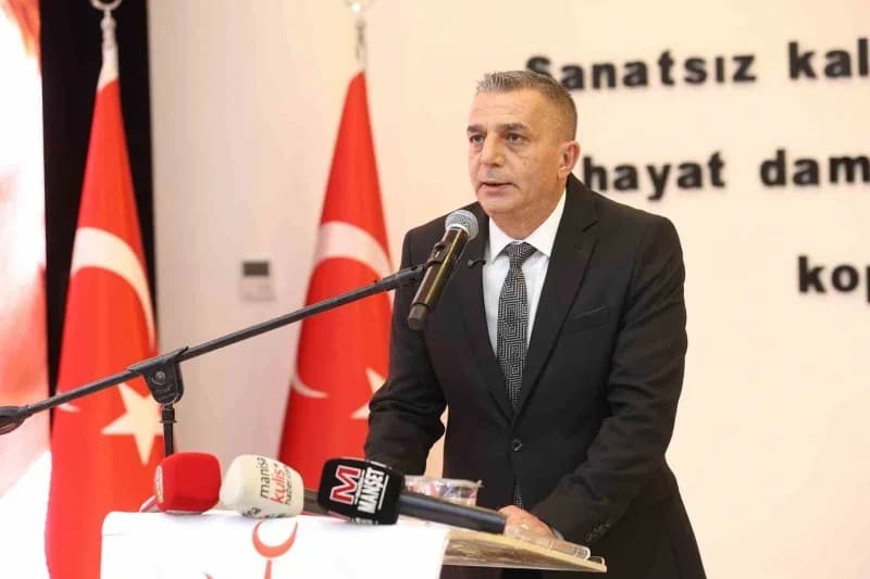 Manisa’da Şehzadeler Belediyesi ve Şehzadeler Kent Konseyi iş birliğiyle düzenlenen Cumhuriyet Balos