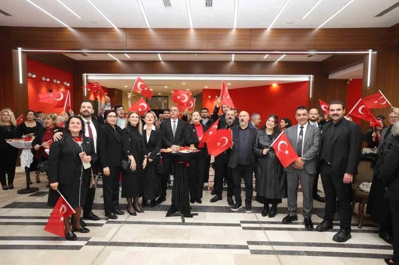 Manisa’da Şehzadeler Belediyesi ve Şehzadeler Kent Konseyi iş birliğiyle düzenlenen Cumhuriyet Balos