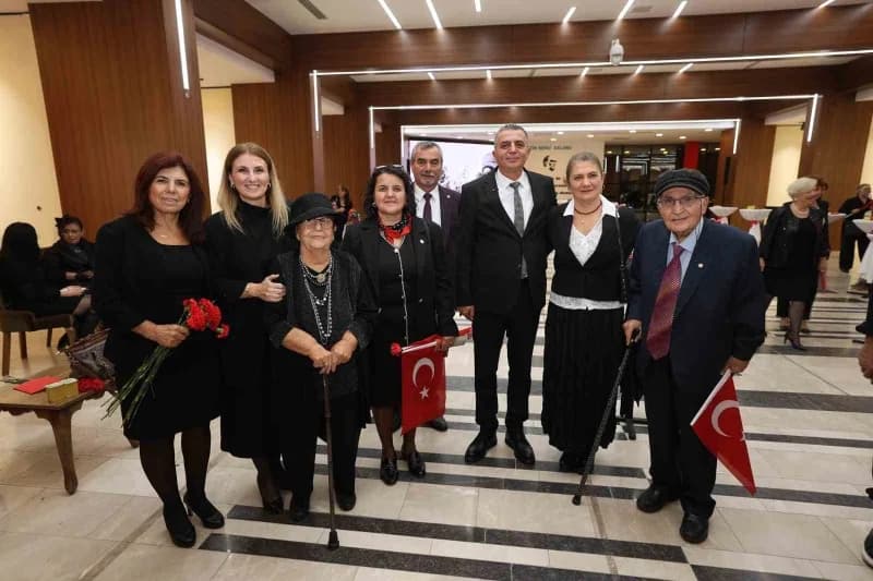 Manisa’da Şehzadeler Belediyesi ve Şehzadeler Kent Konseyi iş birliğiyle düzenlenen Cumhuriyet Balos