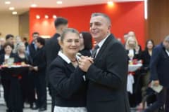 Manisa Şehzadeler'de Cumhuriyet Balosu'nda zeybek ve vals gösterileri sahneleniyor