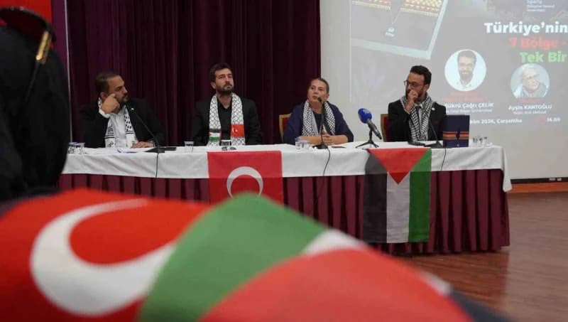 Türkiye’nin 7 bölgesindeki 9 ilde eş zamanlı düzenlenen "7 Bölge 9 Durak Tek Bir Vicdan" paneli, Manisa Celal Bayar Üniv
