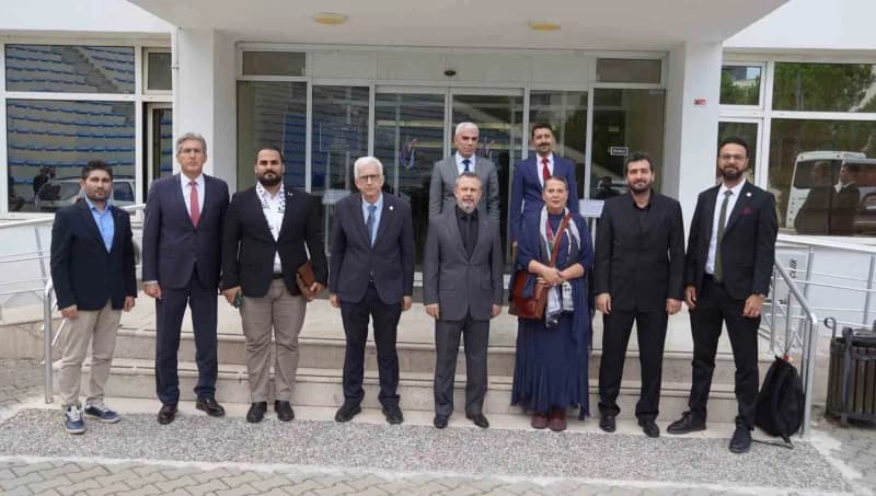 Türkiye’nin 7 bölgesindeki 9 ilde eş zamanlı düzenlenen "7 Bölge 9 Durak Tek Bir Vicdan" paneli, Manisa Celal Bayar Üniv