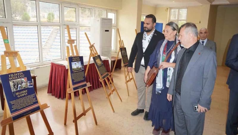 Türkiye’nin 7 bölgesindeki 9 ilde eş zamanlı düzenlenen "7 Bölge 9 Durak Tek Bir Vicdan" paneli, Manisa Celal Bayar Üniv