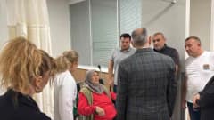 Manisa Valisi Vahdettin Özkan, hastanede kazada yaralananları ziyaret ediyor