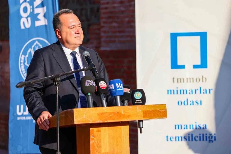 Törende konuşan Manisa Büyükşehir Belediye Başkanı Besim Dutlulu, müzenin ortaya çıkış sürecine deği