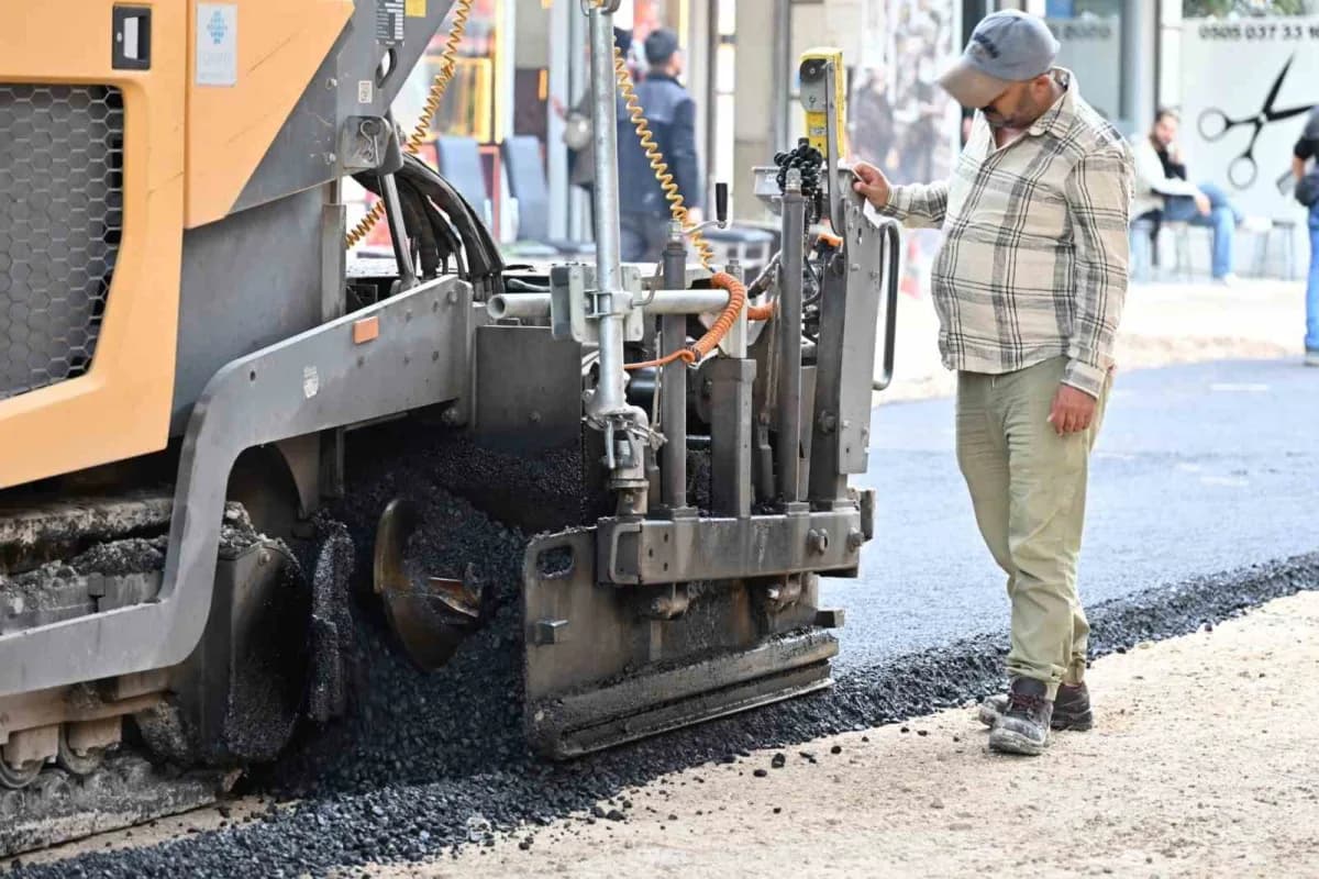 Manisa’nın Yunusemre ilçesindeki Muradiye Mahallesi’nde devam eden dev altyapı yatırımı kapsamında,