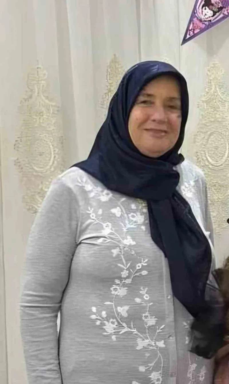 Manisa'nın Akhisar ilçesinde tur otobüsü ile çekicinin çarpışması sonucu 11 kişinin hayatını kaybetti. Bursa'da 11 eve a