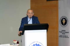 Manisa Ticaret ve Sanayi Odası Başkanı Mehmet Yılmaz toplantıda konuşma yaparken