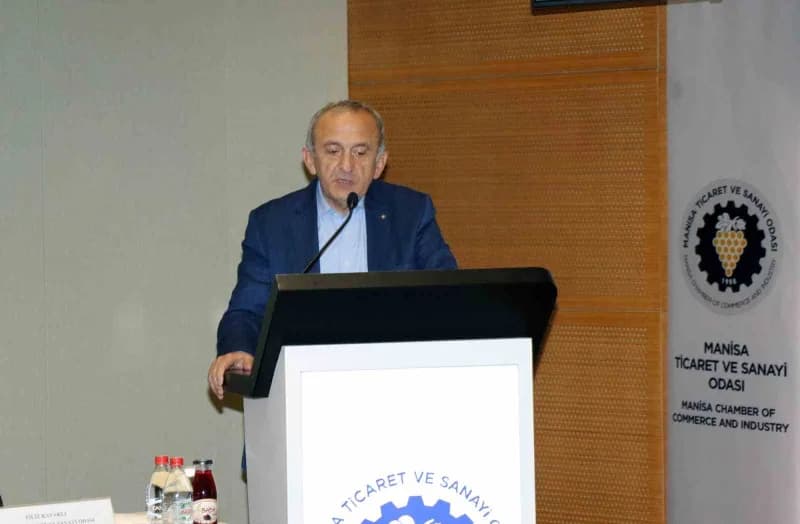 Manisa Ticaret ve Sanayi Odası Başkanı Mehmet Yılmaz toplantıda konuşma yaparken