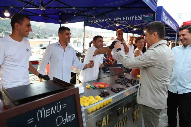 Muğla’nın Marmaris ilçesinde bu yıl ikincisi düzenlenen Marmaris Deniz Ürünleri Festivali, Selimiye’de başladı.