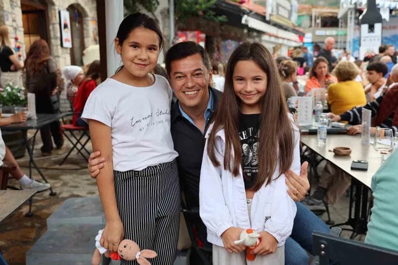 Marmaris’in lezzet, müzik, kültür ve eğlenceyi buluşturan Marmaris Deniz Ürünleri Festivali’nde coşku doruğa ulaştı. Sel
