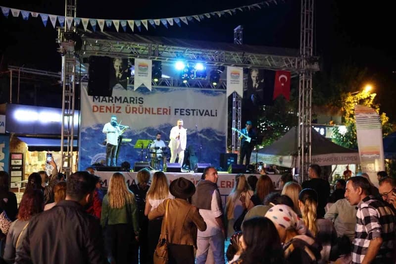 Marmaris’in lezzet, müzik, kültür ve eğlenceyi buluşturan Marmaris Deniz Ürünleri Festivali’nde coşku doruğa ulaştı. Sel