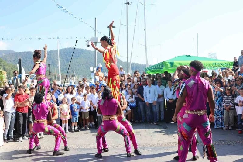 37. Marmaris Uluslararası Yat Yarışları ile eş zamanlı düzenlenen Marmaris Oktoberfest, renkli korte