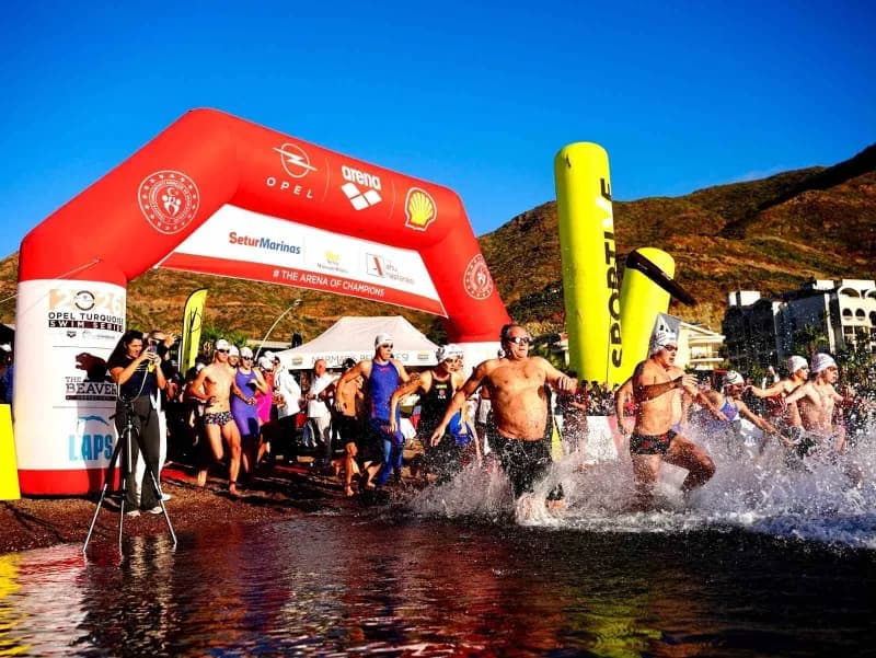 Marmaris'te 22 ülkeden 2 bin 400 yüzücü kulaç atıyor