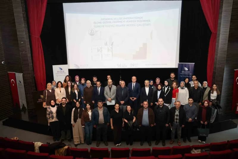 Düzce Üniversitesi’nde matematik eğitiminde ölçme ve değerlendirme çalıştayı katılımcıları