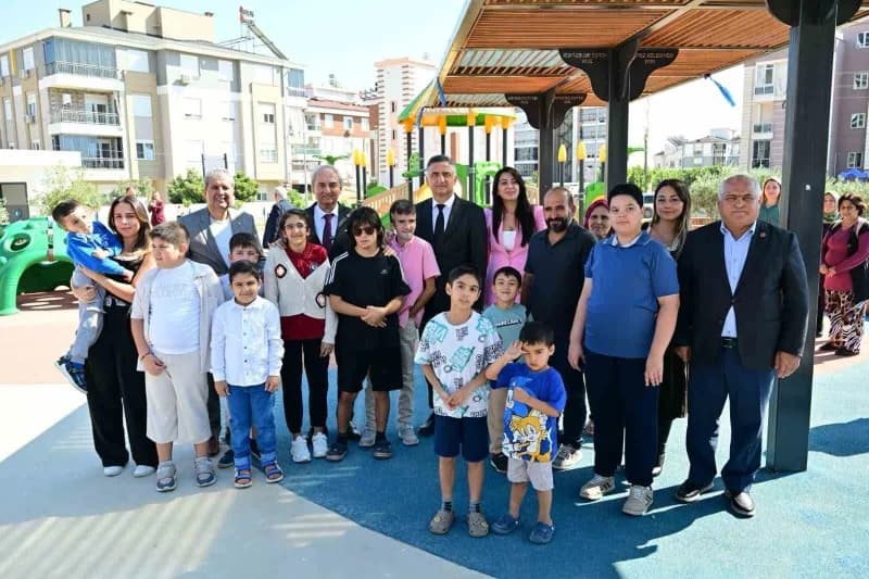 Kepez Belediye Başkanı Mesut Kocagöz özel çocukları ziyaret etti