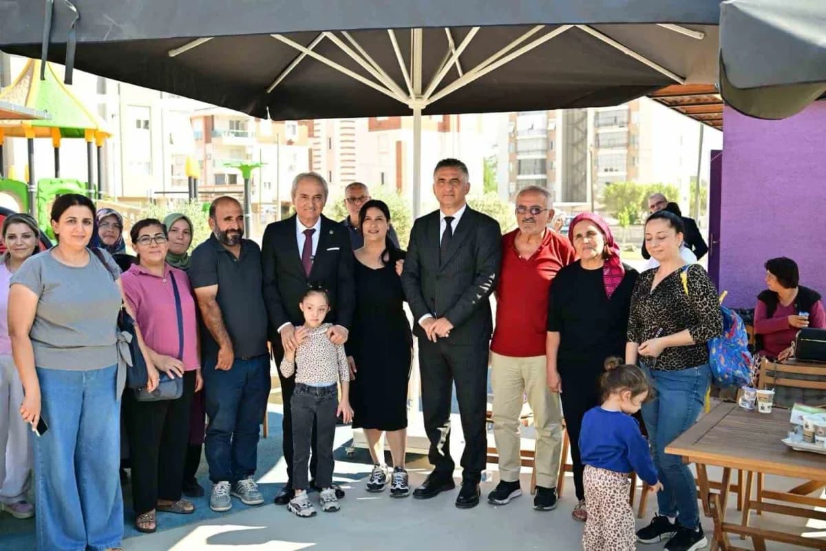 Kepez Belediye Başkanı Mesut Kocagöz özel çocukları ziyaret etti