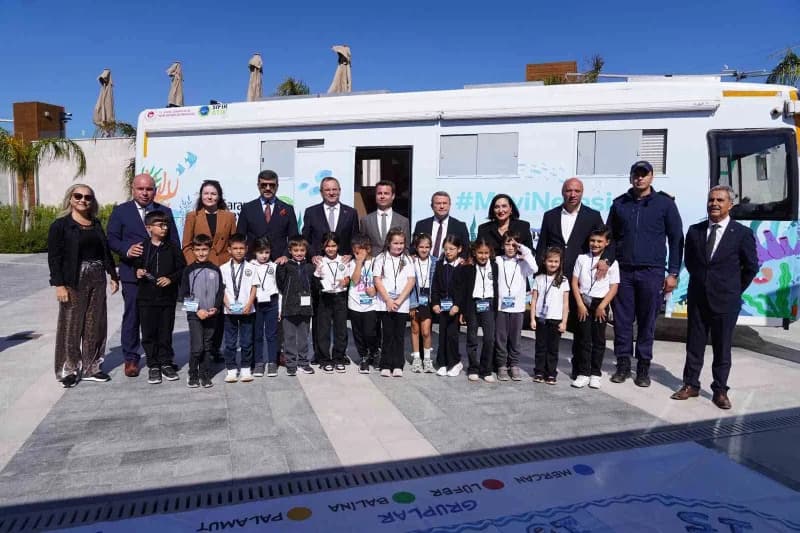 Mavi Nefes Eğitim Otobüsü'nün ikinci durağı Ayvalık oldu.