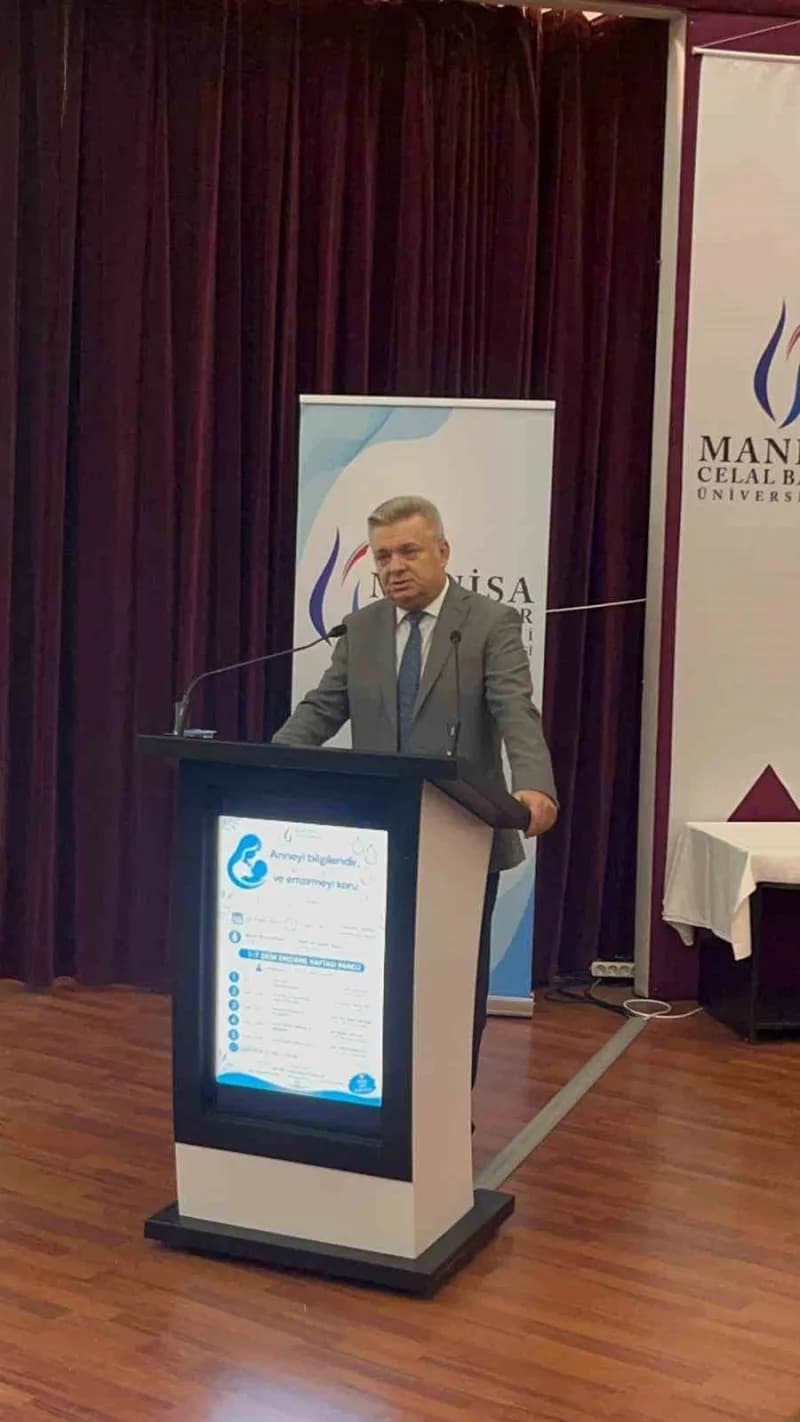 MCBÜ Hafsa Sultan Hastanesi Başhekimi Prof. Dr. İsmet Topçu, Hastanenin 2010 yılında "Bebek Dostu Hastane" unvanını aldı