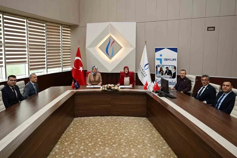 Manisa Celal Bayar Üniversitesi (MCBÜ) öğrencilerine Çalışma hayatında deneyim kazanma fırsatı sunan