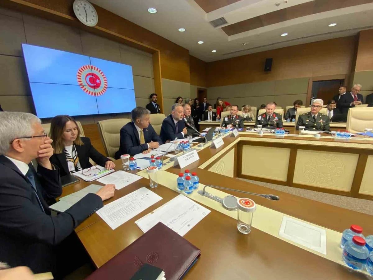 Mekke Ortak Savunma Anlaşması’nın uygun bulunduğuna ilişkin Meclis Başkanı Numan Kurtulmuş’un imzası