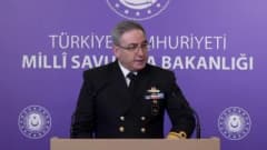 Millî Savunma Bakanlığı Basın ve Halkla İlişkiler Müşaviri Zeki Aktürk basın toplantısında açıklama yapıyor
