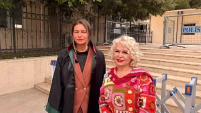 Mardin’de sosyal medya paylaşımları nedeniyle hapis cezası verilen Melek Karahan duruşmada savunma yaparken