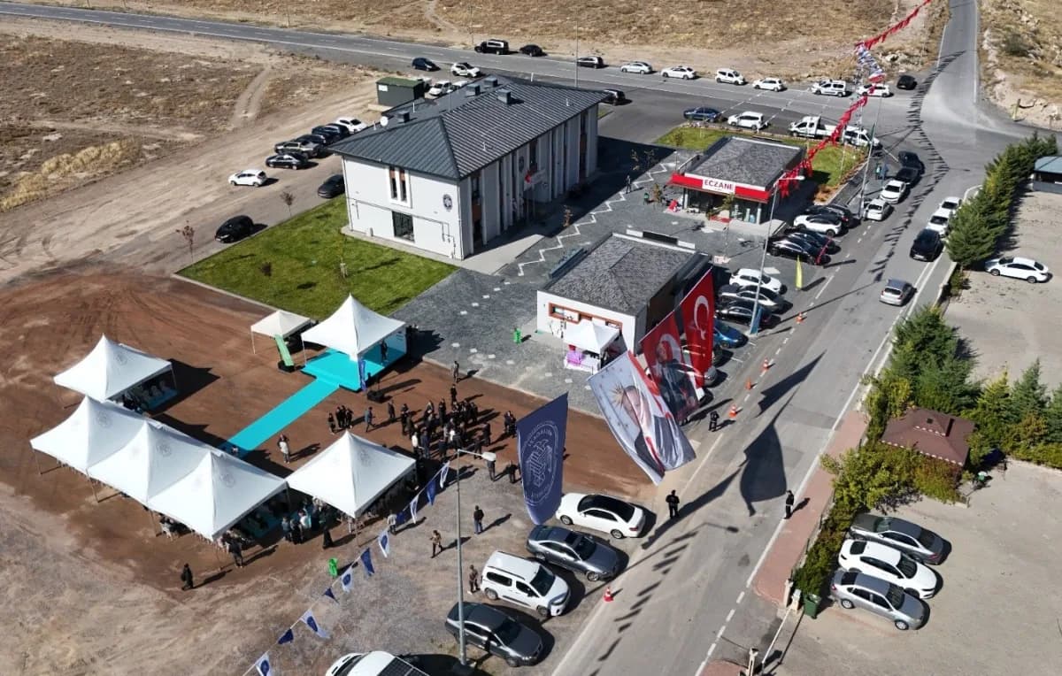 Melikgazi Belediyesi Asım-Türkan Balcı Aile Sağlığı Merkezi ve 112 Acil İstasyonu açılış töreninden